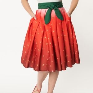 ISO Unique Vintage Strawberry Skirt - Small